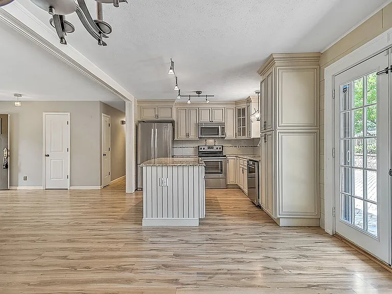 206 Sequoyah Dr — Photo 16