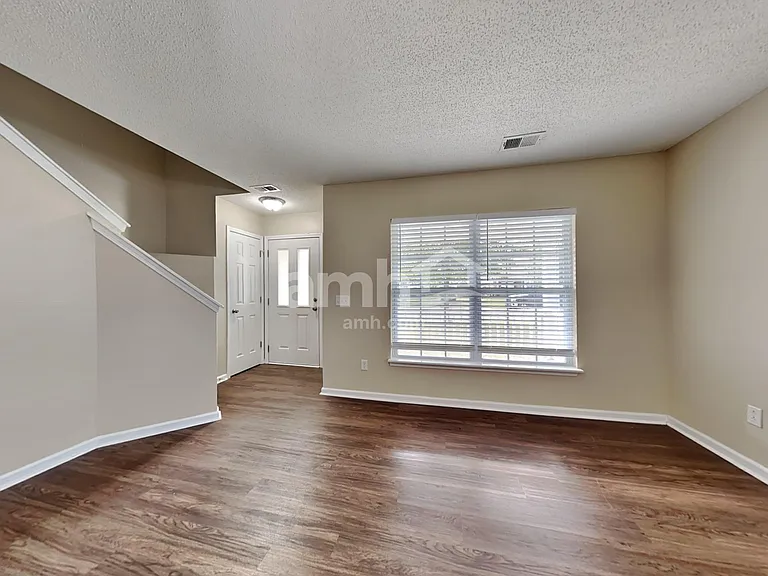 418 Dovetail Cir — Photo 8