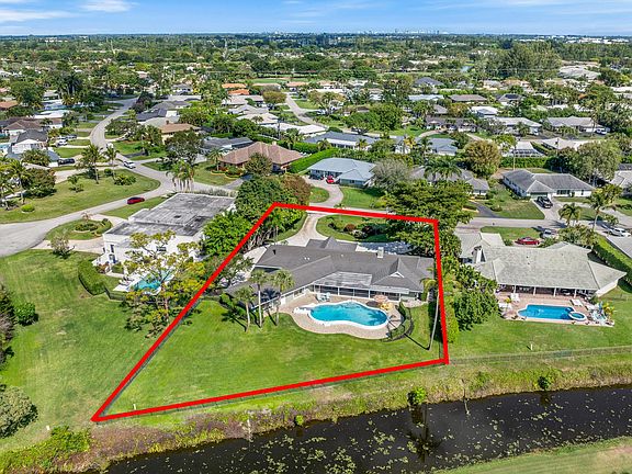 3rd image of 253 N Country Club Drive