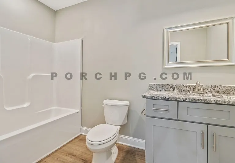 49 E 16th St SW #B — Photo 31