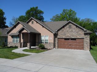 2253 S Stonegate Dr, Nevada, MO 64772