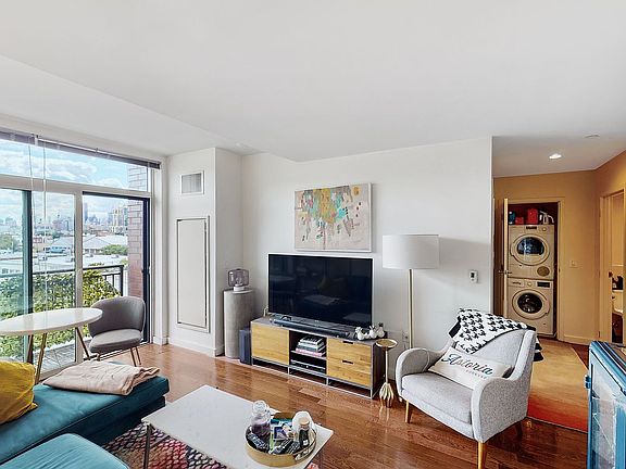 2nd image of 1215 Broadway APT 505
