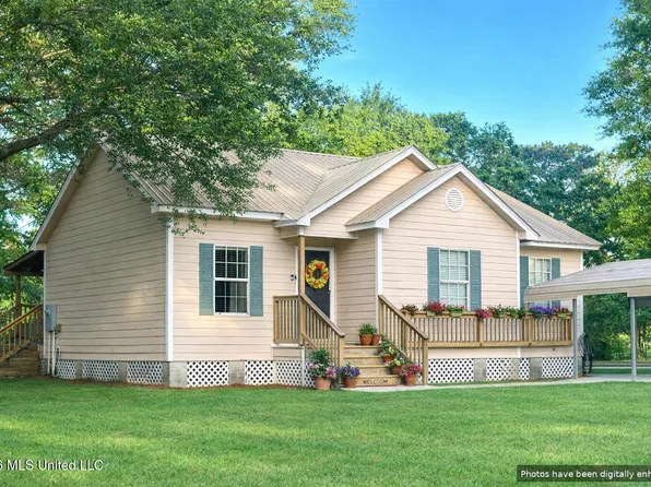 15526 Omas Rd, Vancleave, MS 39565