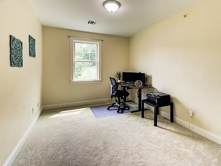 23 Holbrook Ln — Photo 16