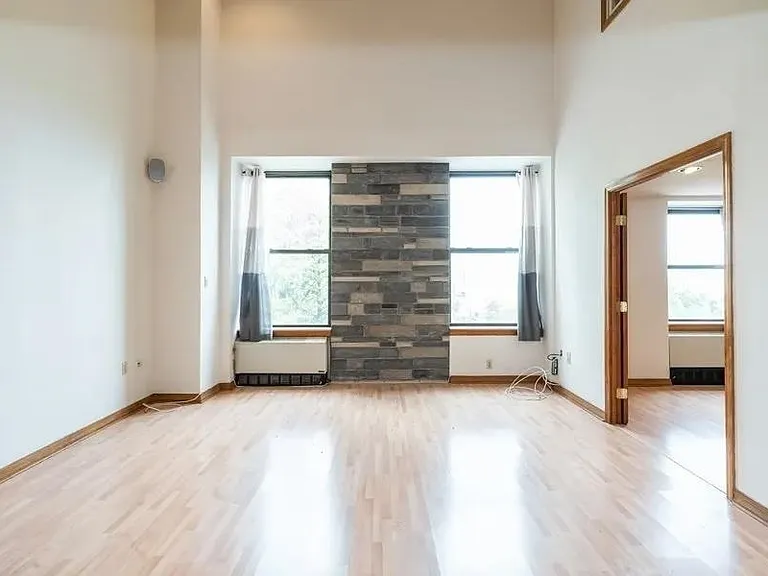 1 Greene St #307 — Photo 2