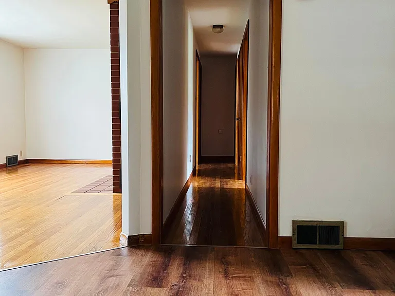 24 Henderson St — Photo 4