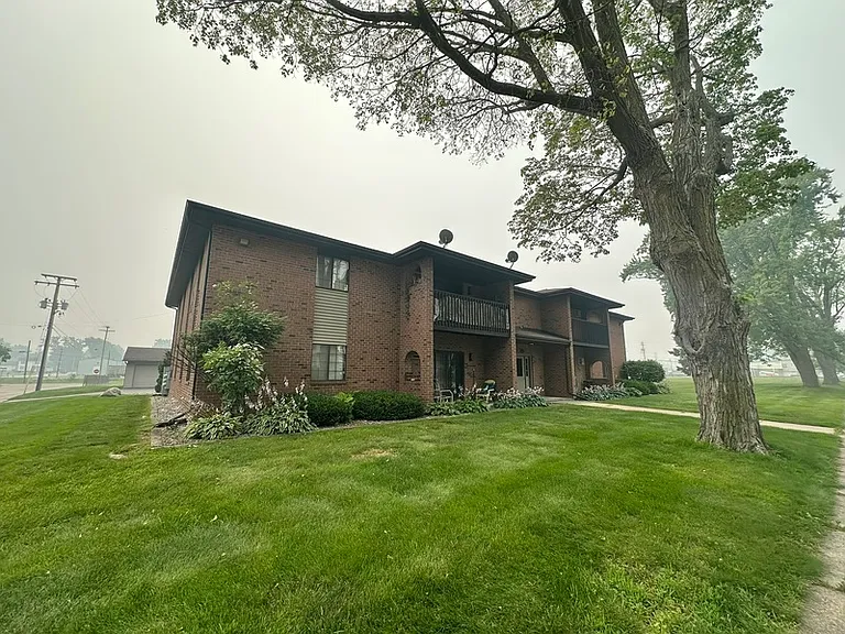 230 Robbins St #5 — Photo 8