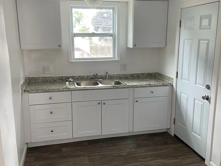 602 Racine Ave #1 — Photo 8