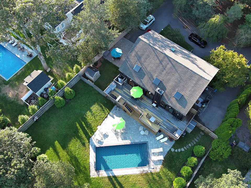 624 Noyack Rd