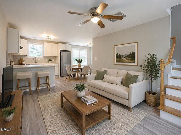 4th image of 255 Erwin Rd #A/b