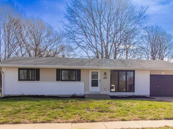 1330 Sycamore Dr, Lincoln, NE 68510