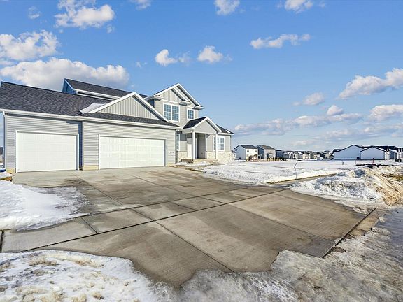 3rd image of 2819 Autumn Woods Dr