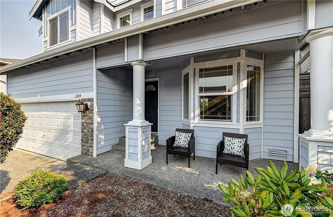 3 bed, 2.5 bath, 1860 sqft, $3,300 — Photo 4
