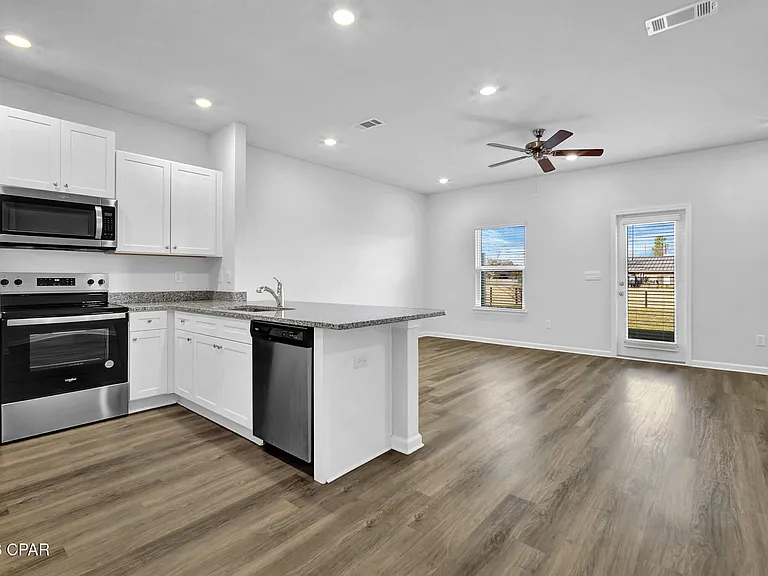 1707 Jakes Dr — Photo 5