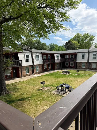 Cedar Chase Apartments Photo 1