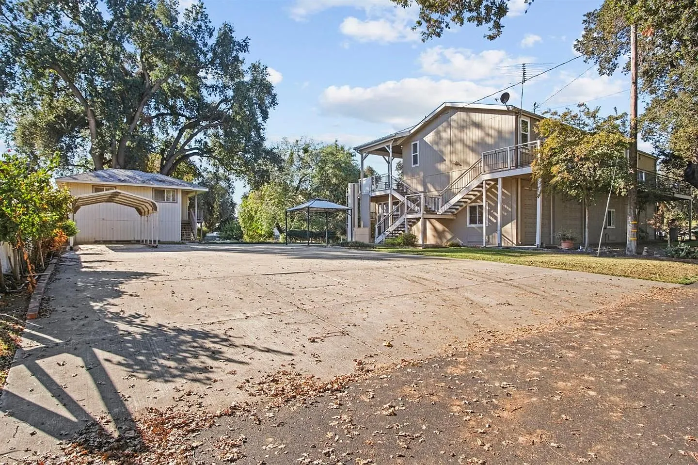 3 bed, 1800 sqft, $3,200 — Photo 1