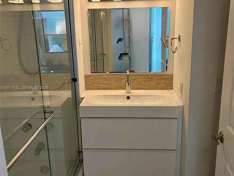 6301 Collins Ave #2203 — Photo 10
