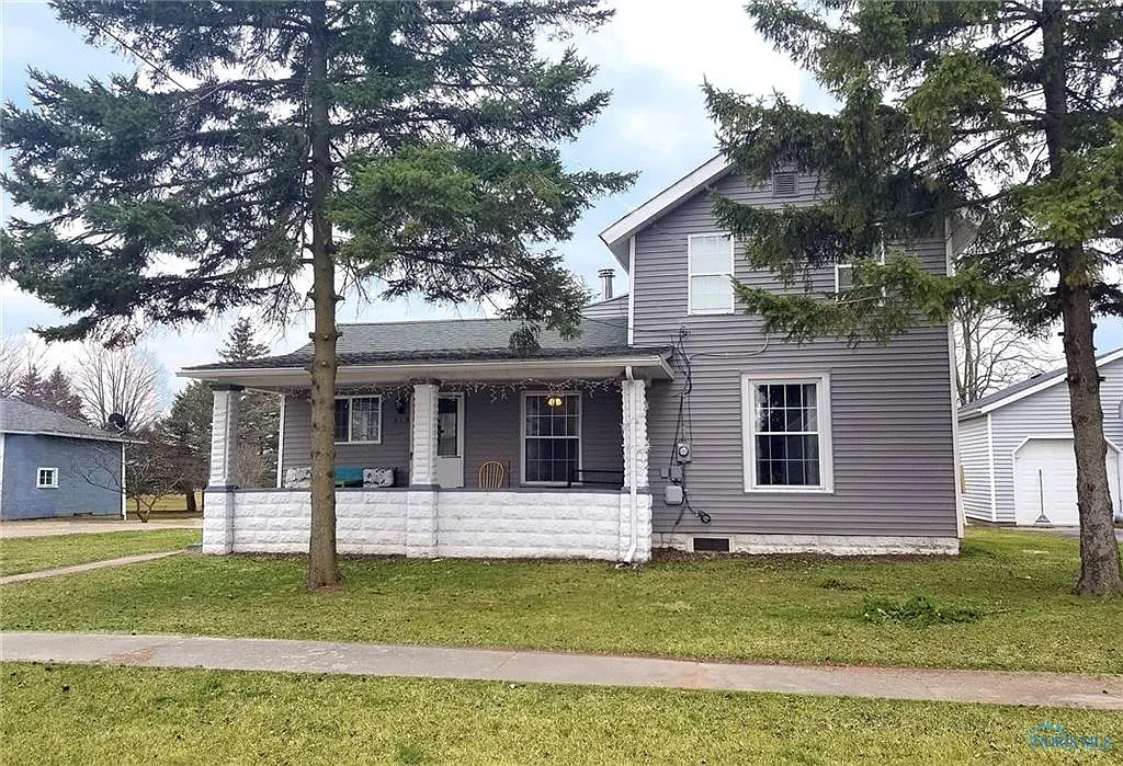413 N Adrian St photo 1