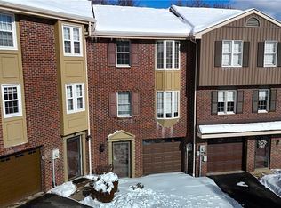 12 Hennig Dr, Pittsburgh, PA 15236