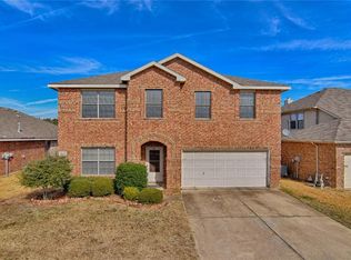 1052 Breeders Cup Dr, Fort Worth, TX 76179