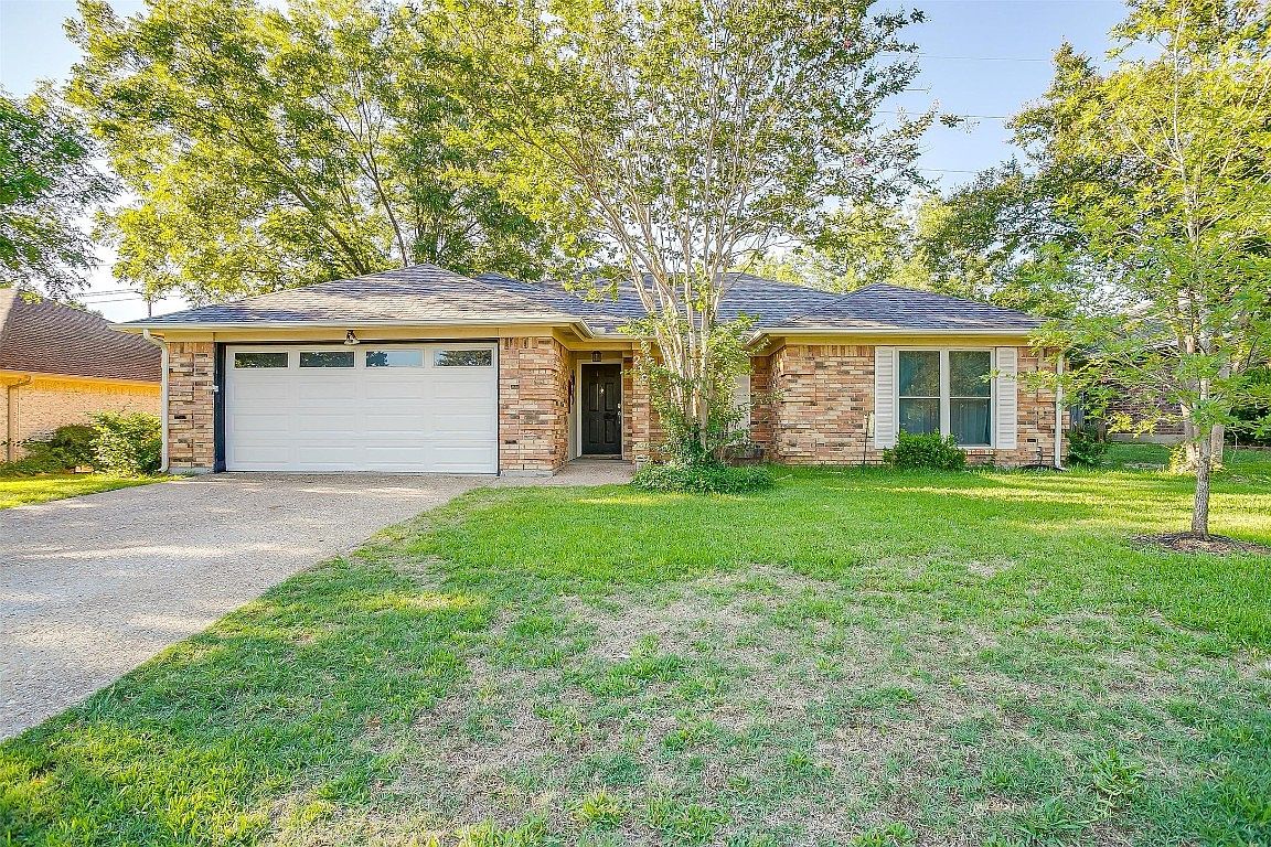 212 NE Brushy Mound Rd, Burleson, TX 76028 Zillow