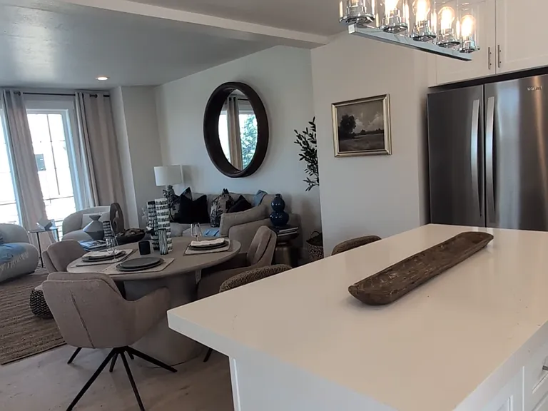 7340 South Sideline Ln — Photo 2