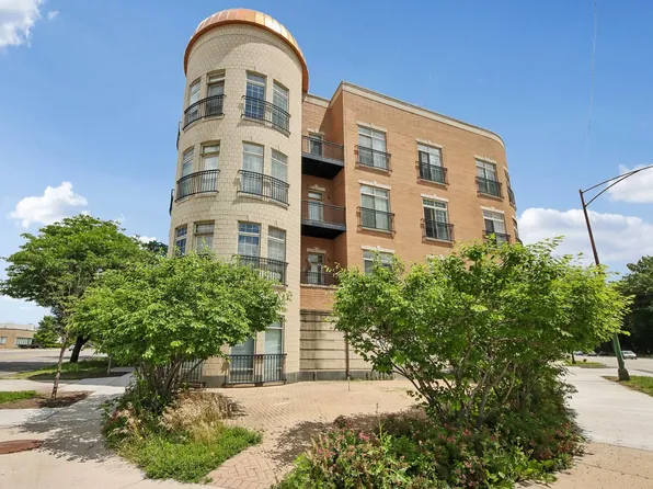 6425 W Touhy Ave #2C, Chicago, IL 60646