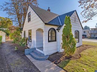 13 Eaton St, Lebanon, OR 97355