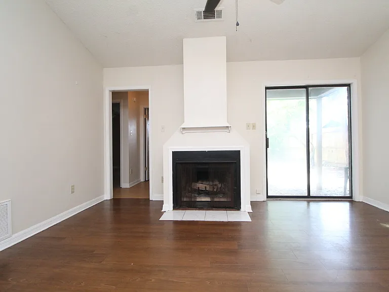 6201 Forest Pines Dr #D — Photo 4