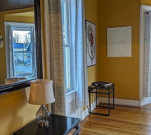 5th image of 14 Pleasant St