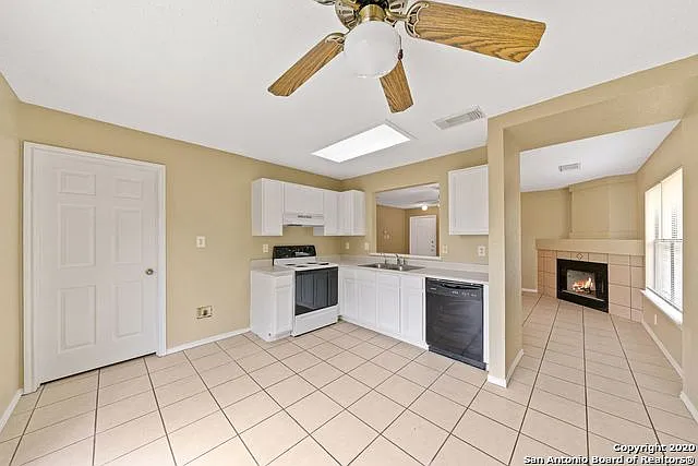 9727 Green Plain Dr — Photo 3