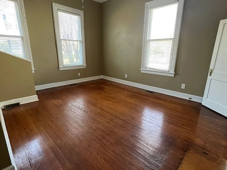 217 White Oak St — Photo 3
