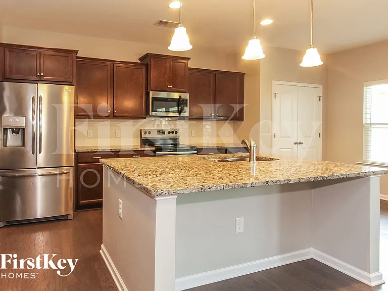 100 Bristleback Ct — Photo 5