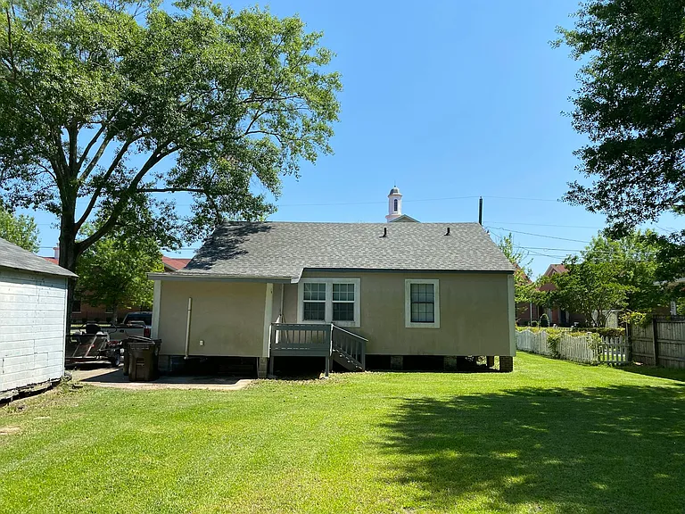 308 Tuscan Ave — Photo 11