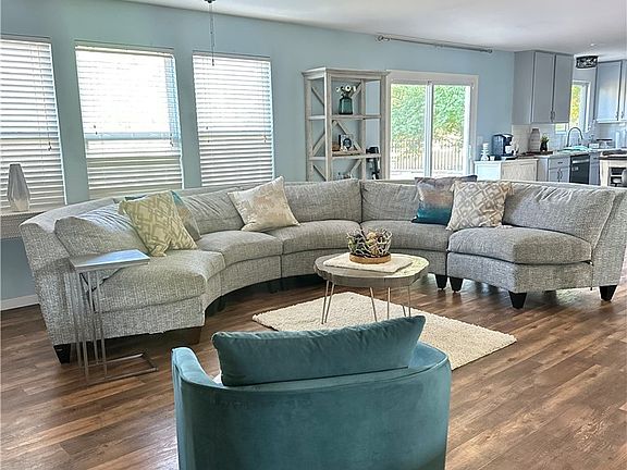 2nd image of 59 Shady Pines Ave