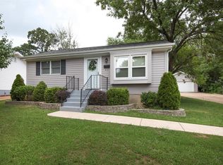 417 Hillcrest Blvd, Ballwin, MO
