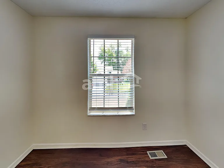 640 Norfolk Sq S — Photo 12