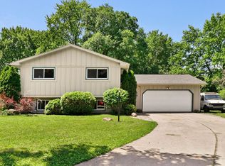 14 Weeping Birch Cir, Madison, WI 53704