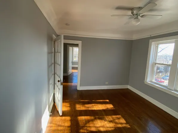 5200 W George St #3, Chicago, IL 60641