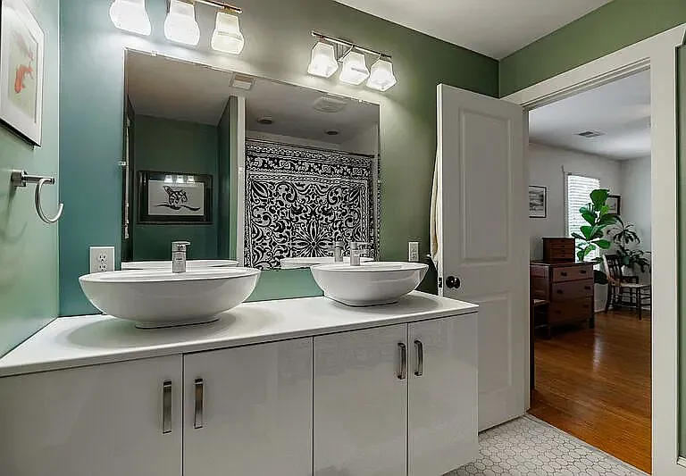 145 Hillside St — Photo 20