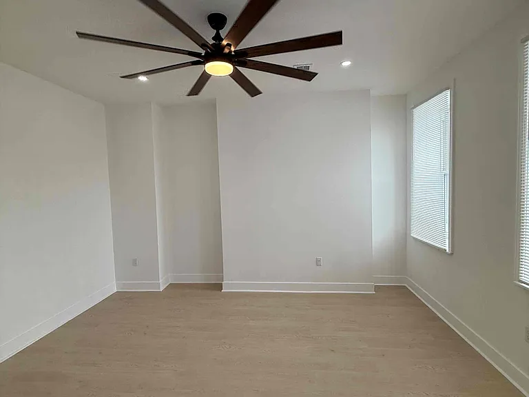 1012 W Lanvale St #3 — Photo 11
