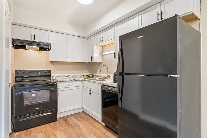 743 McPherson Dr — Photo 10