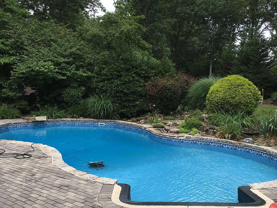 Lagoon style pool