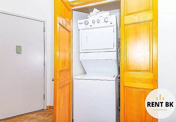 5th image of 135 Rogers Ave #3RR