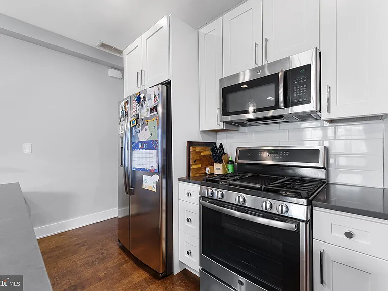 1336 S Bouvier St #B — Photo 13