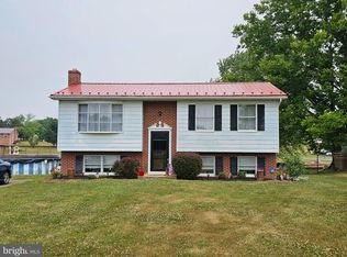60 Weeping Willow Rd, Falling Waters, WV 25419