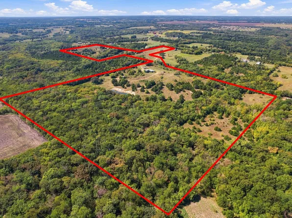 828 Blanton Hill Rd, Whitewright, TX 75491