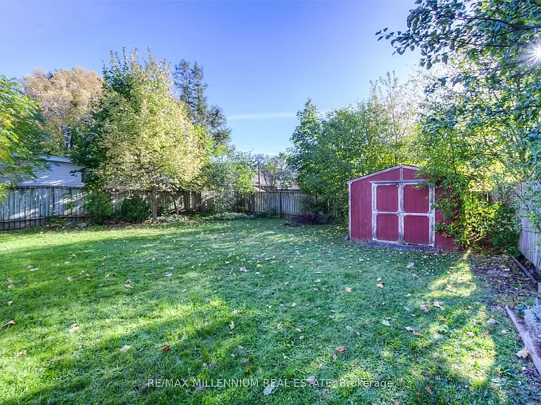 135 Byron Ave — Photo 10