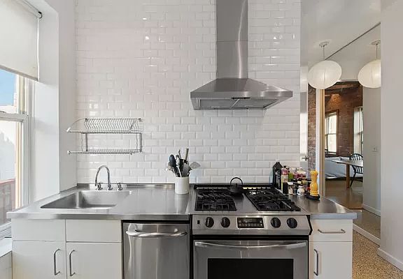 2nd image of 124 Thompson St Unit 27/28