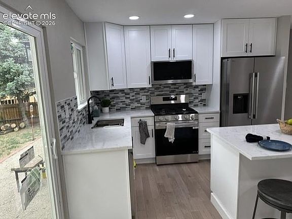 3rd image of 3465 Mosswood Ln